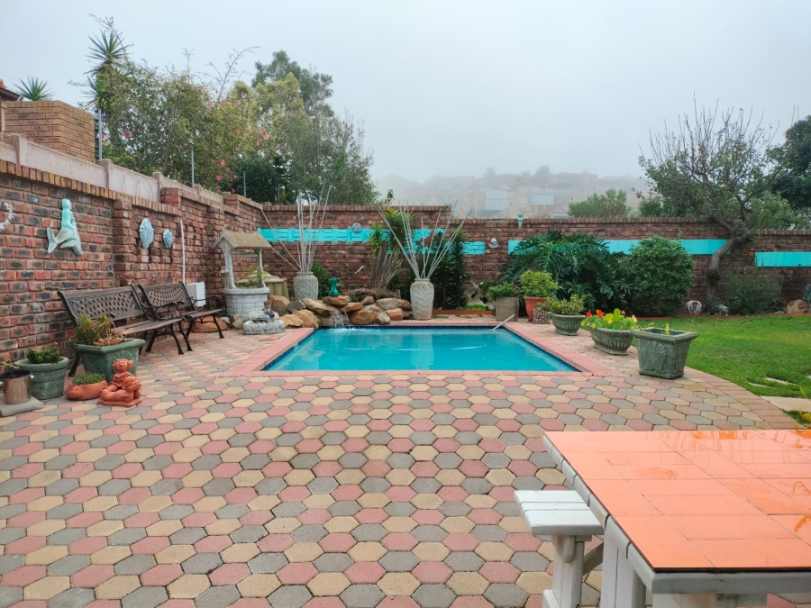 3 Bedroom Property for Sale in Deoville Park Western Cape